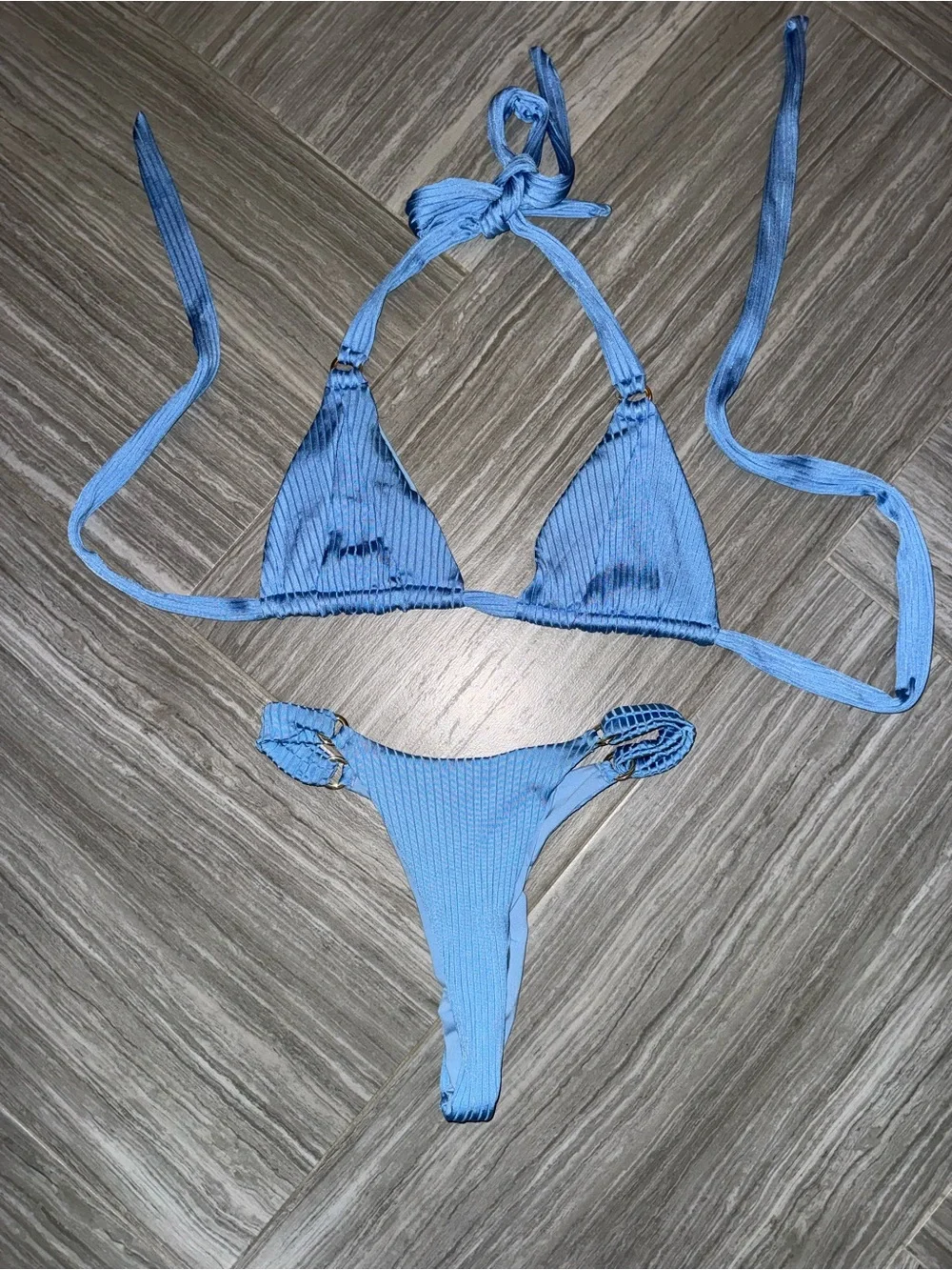Monday swimwear bikini set in color dream